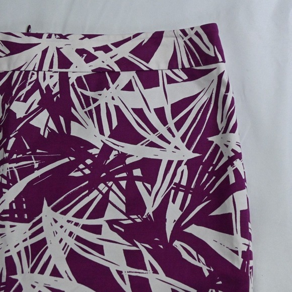 LOFT 12 Purple White Abstract Leaf Plant Print Pencil Straight Skirt - Picture 2 of 4